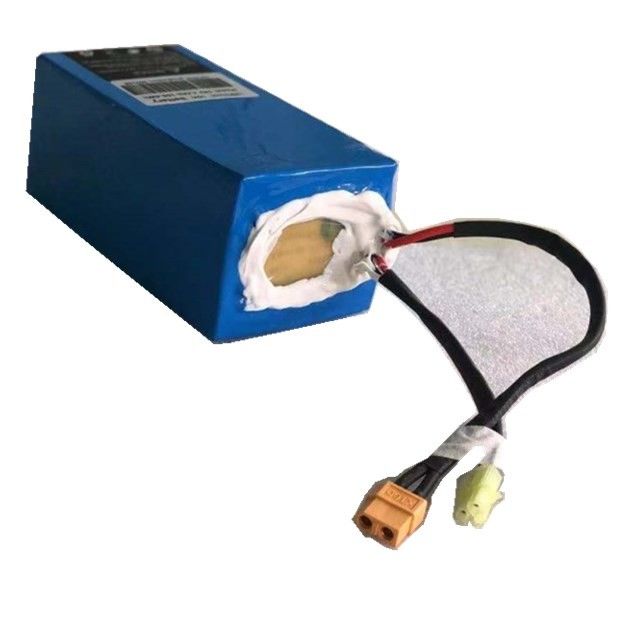Paquet de batterie rechargeable personnalisé 18650 7s3p 10s2p 24v 36v 18650 batterie au lithium pour le scooter électrique avec prise XT60