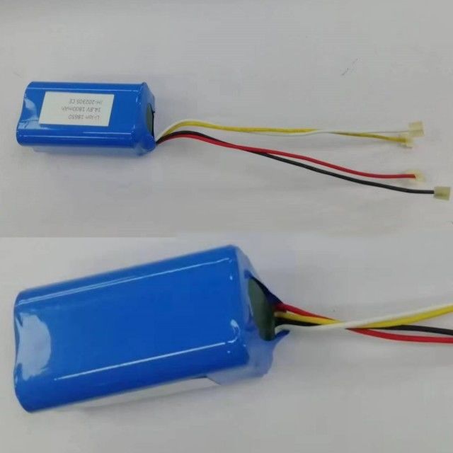 Une batterie personnalisée de 14,8 v 2200 mah 18650 cellule 4s1p avec BMS pour balayeur