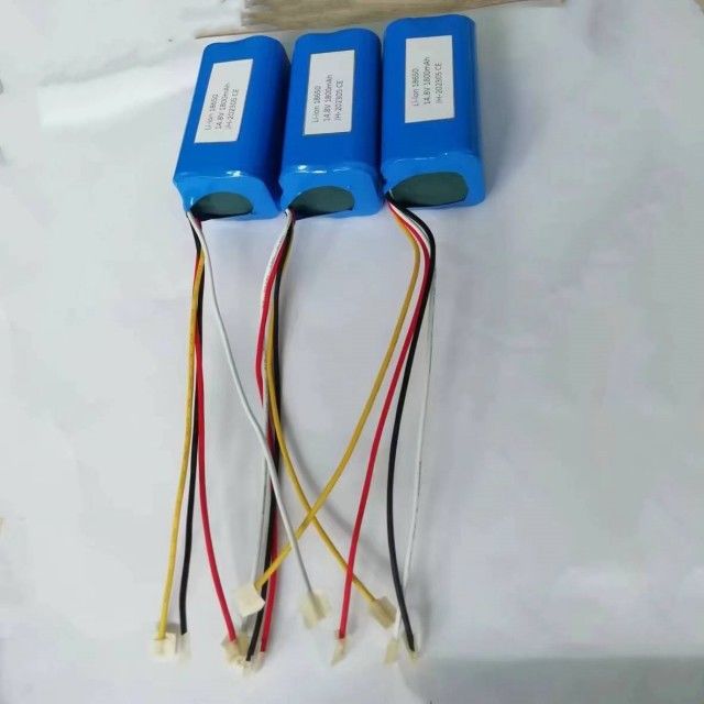 Une batterie personnalisée de 14,8 v 2200 mah 18650 cellule 4s1p avec BMS pour balayeur