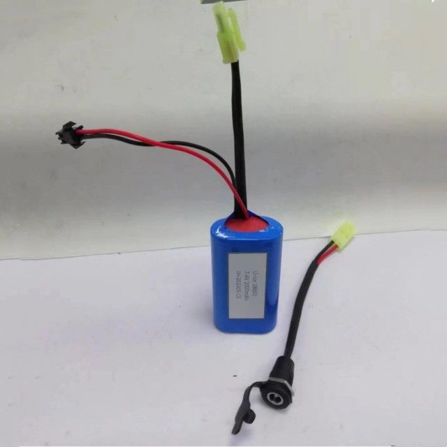 Batterie personnalisée 18650 Li-ion 2 cellules en série avec connecteur à baril DC5521 Femme