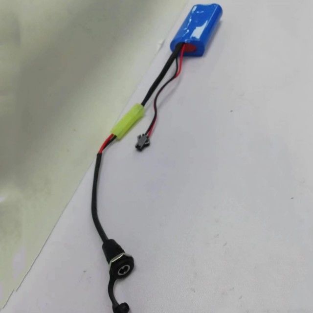 Batterie personnalisée 18650 Li-ion 2 cellules en série avec connecteur à baril DC5521 Femme