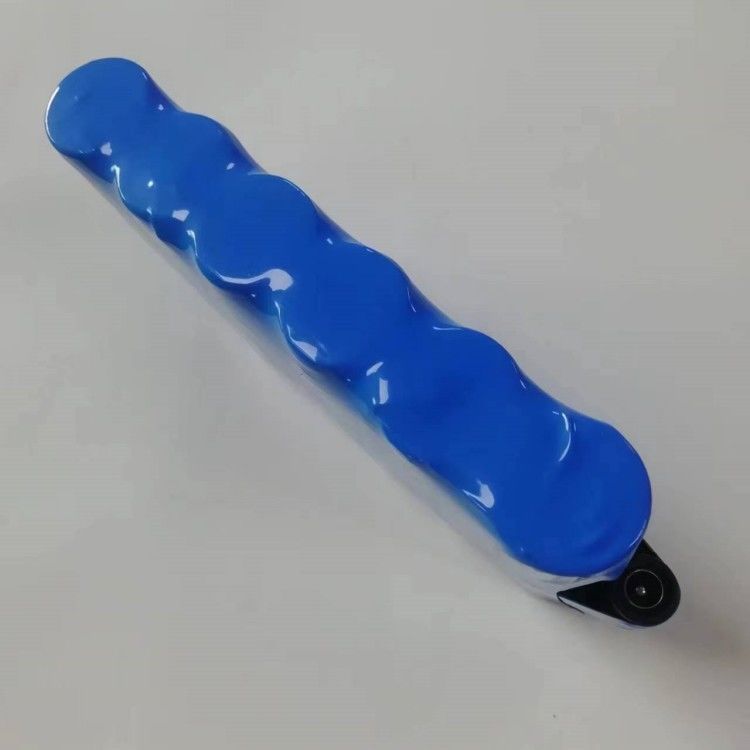 Une batterie personnalisée de 11,1v 10ah 6pcs 21700 batterie au lithium en une seule ligne avec DC 5521 Femme
