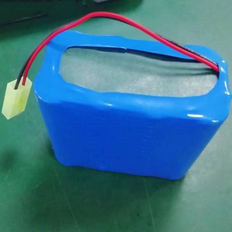 14.4V 4400mAh 18650 Pack de batterie cellulaire 4S2P avec prise Tamiya pour la lumière sans fil par