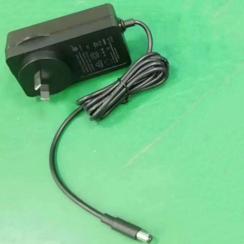 AU Stanard Adaptateur CC 24v 2.5A Chargeur DC 5,5x2,1 mm prise mâle