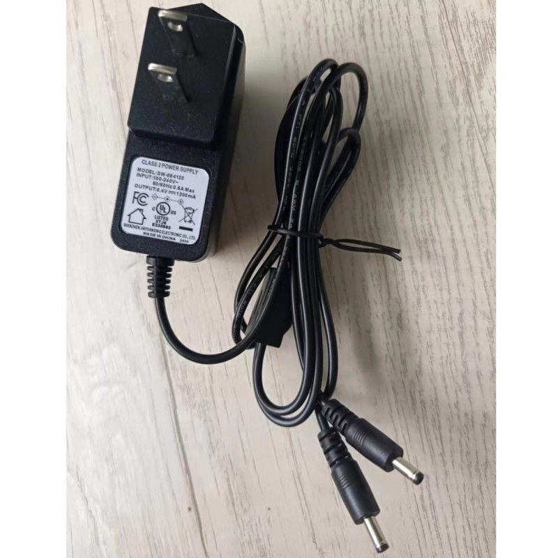 Chargeur standard américain 8.4V 1.2A avec deux têtes CC pour batterie à gants chauffés