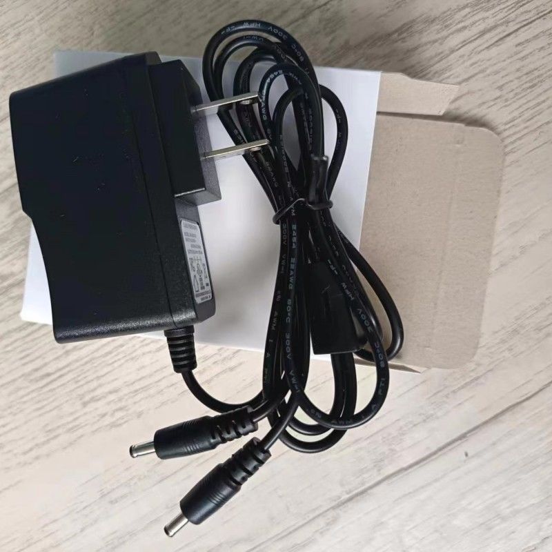 Chargeur standard américain 8.4V 1.2A avec deux têtes CC pour batterie à gants chauffés