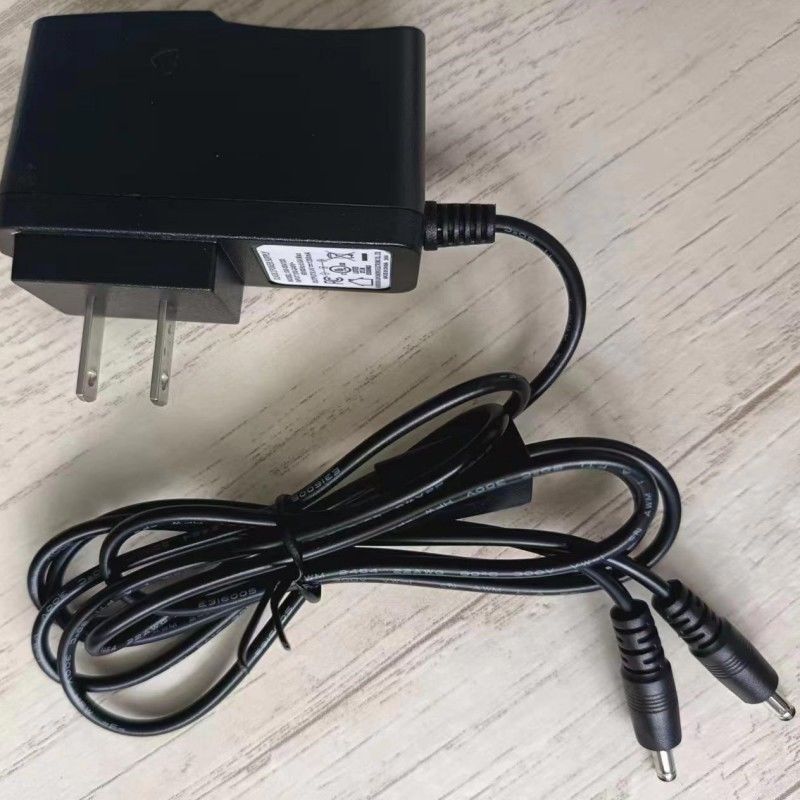 Chargeur standard américain 8.4V 1.2A avec deux têtes CC pour batterie à gants chauffés
