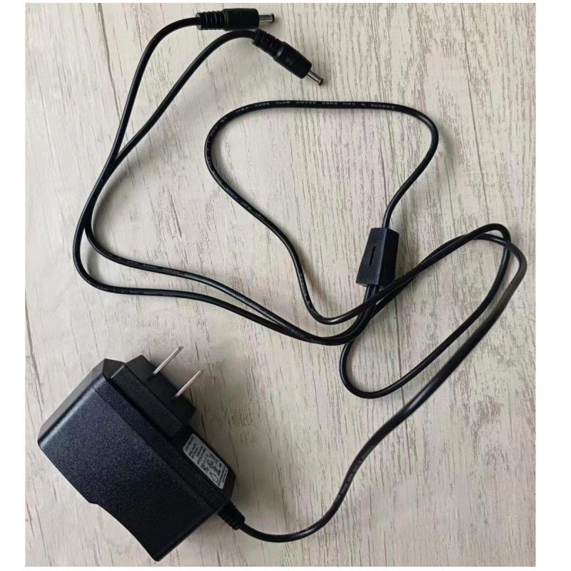 Chargeur standard américain 8.4V 1.2A avec deux têtes CC pour batterie à gants chauffés