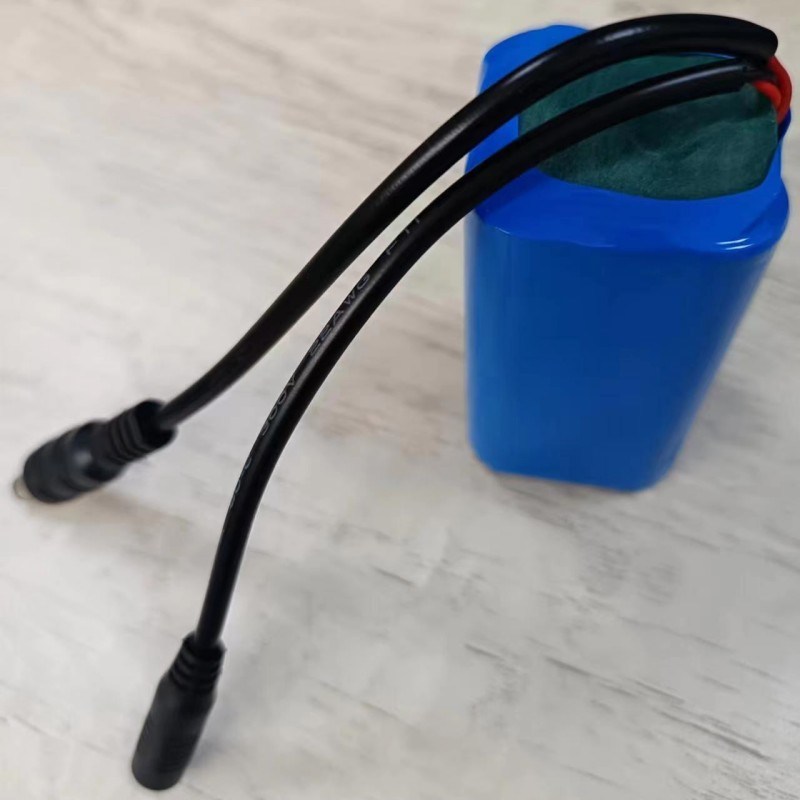 Lumière à bande LED batterie 7,4 V Capacité maximale pour 4 cellules 18650 batterie avec prise CC